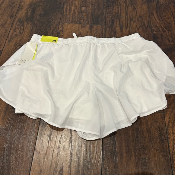 XL High White Rise Flutter Shorts - Picture 7 of 7